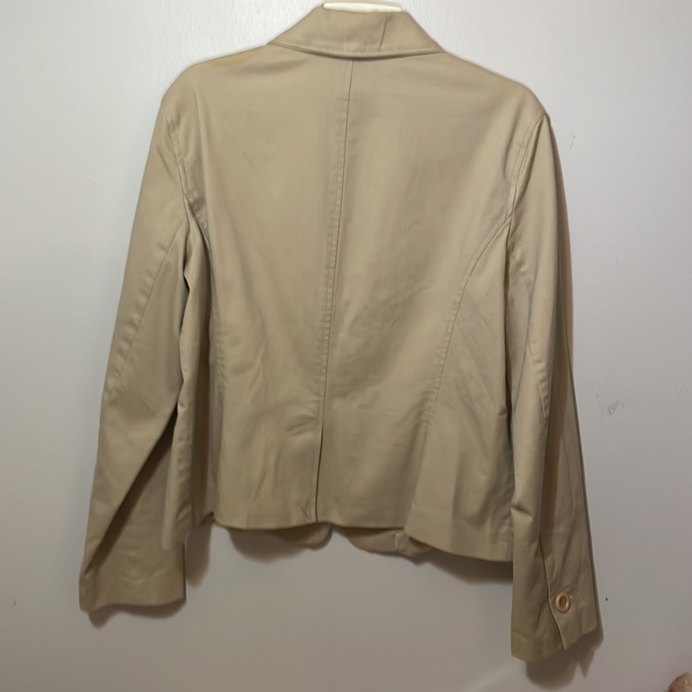 Lightweight jacket - Picture 2 of 4